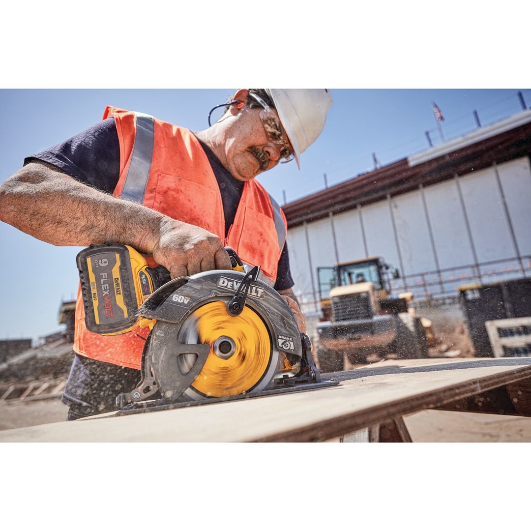 DeWALT DCS578X2 přenosná kotoučová pila